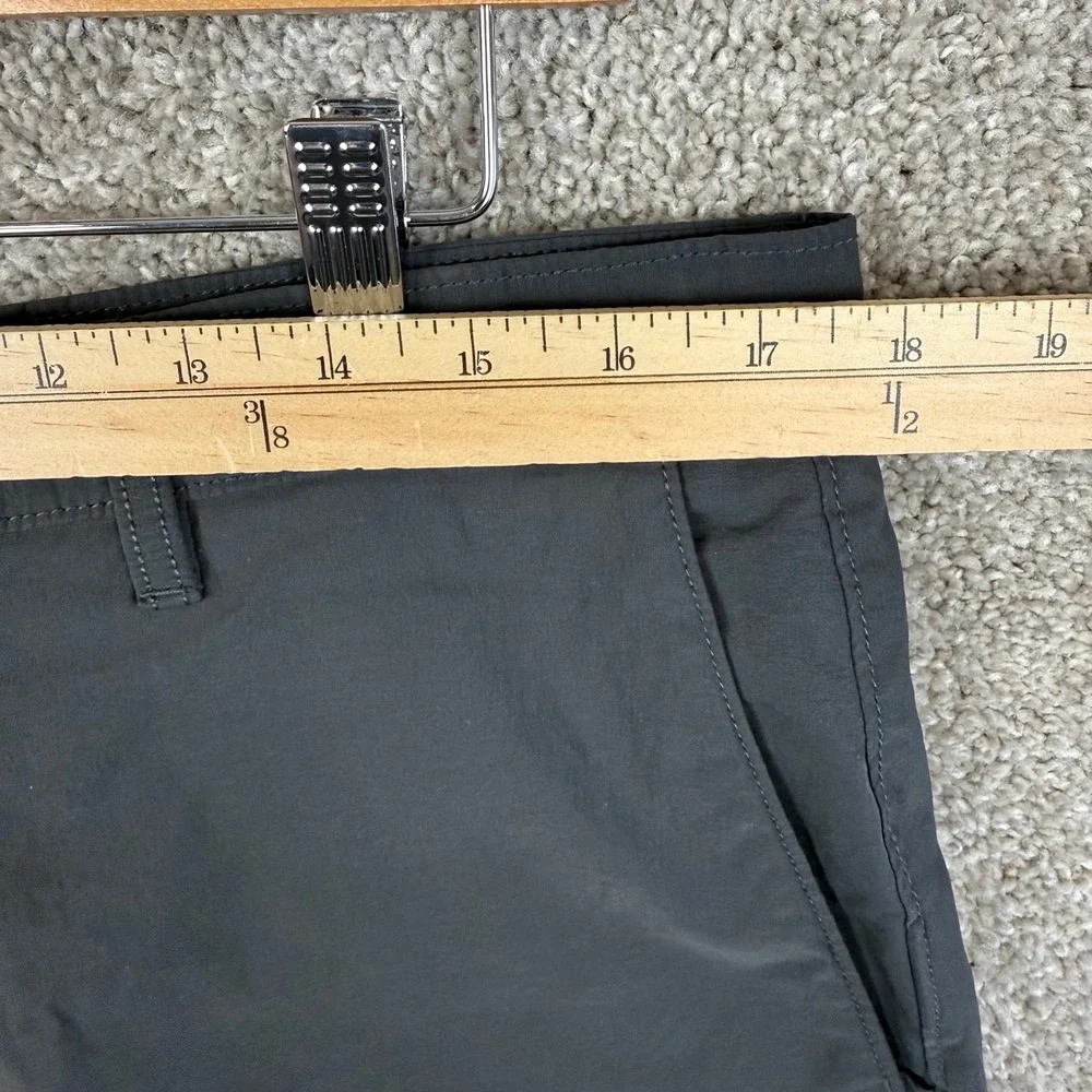The North Face Mens Shorts Asphalt Grey Nylon Stretch Hiking NF0A3FZC
